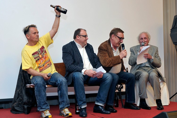 Franciszek Pieczka i koledzy z ławeczki w 'Ranczu': Piotr Pręgowski, Bogdan Kalus oraz Sylwester Maciejewski