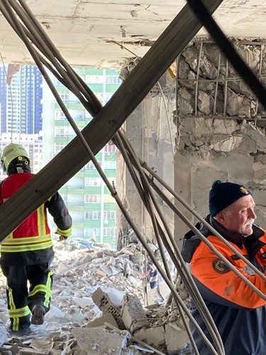 <p>Apartamentowiec Lobanovsky w Kijowie. W ten budynek, stojący przy ul. Łobanowskiego, uderzył rosyjski pocisk</p>