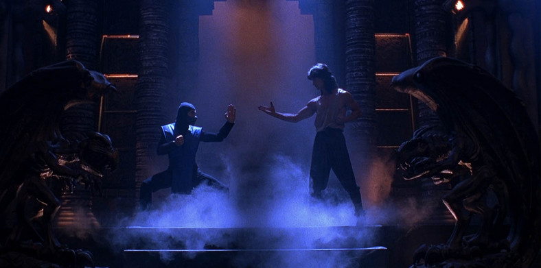 Robin Shou jako Liu Kang i Francois Petit jako Sub-Zero w filmie "Mortal Kombat"