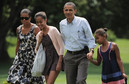 Prezydent USA Barack Obama z żoną Michelle oraz córkami Malią Ann i Natashą, fot. AFP