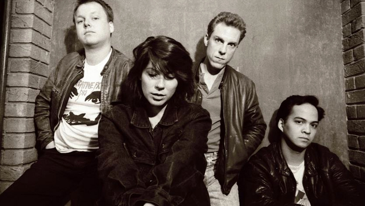 Pixies, herosi alternatywnego rocka, mieli na koncie już prawie 300 koncertów po wznowieniu działalności, gdy wystąpili parę lat temu w pewnym kasynie w Kanadzie. Symbolika wydawała się aż nazbyt znamienna: czyżby Pixies padli ofiarą stereotypu i przeobrazili się w wykonawcę "złotych przebojów"?