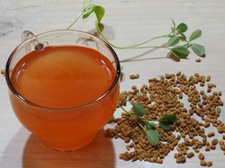 Zastąp tym herbatę i pij wieczorem. Boczki schudną w oka mgnieniu