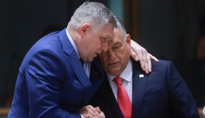 Robert Fico i Viktor Orban na samitu Evropskog saveta u Briselu 20. marta 2025.