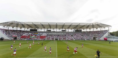 Mamy kolejny piękny stadion w Polsce, szkoda że tylko w III lidze! ZDJĘCIA