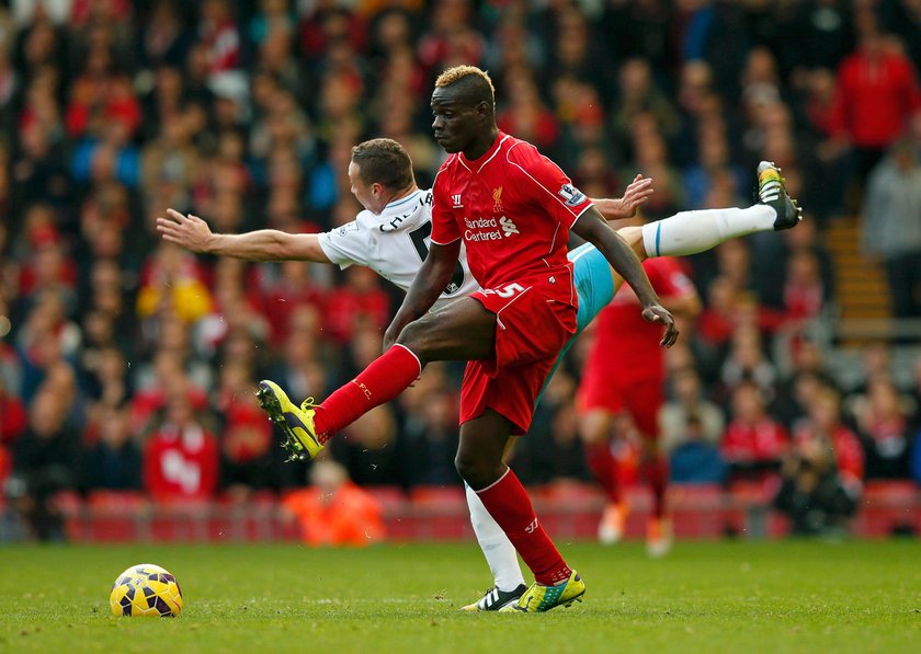 Balotelli wrzucił fotkę z córą. Zobacz, jak słodko razem śpią!