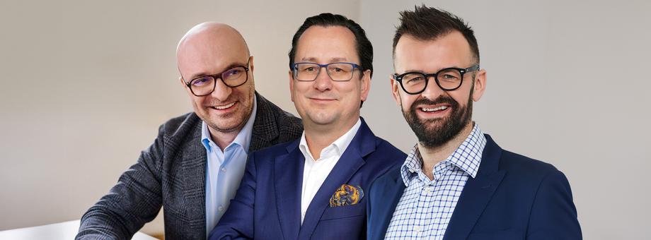 Od lewej: Emil Zalewski, partner MAZE Legal, Rafał Lorek, członek zarządu firmy PORT, butikowego dewelopera oraz Wojciech Mach, CEO GFT