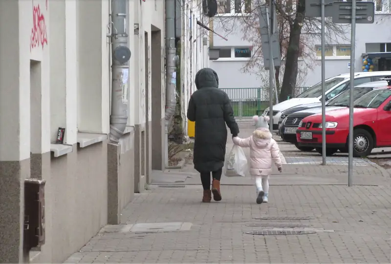 Komunikacja miejska nie została zaprojektowana z myślą o matkach z dziećmi, choć to one korzystają z niej częściej Fot. Marek BAZAK