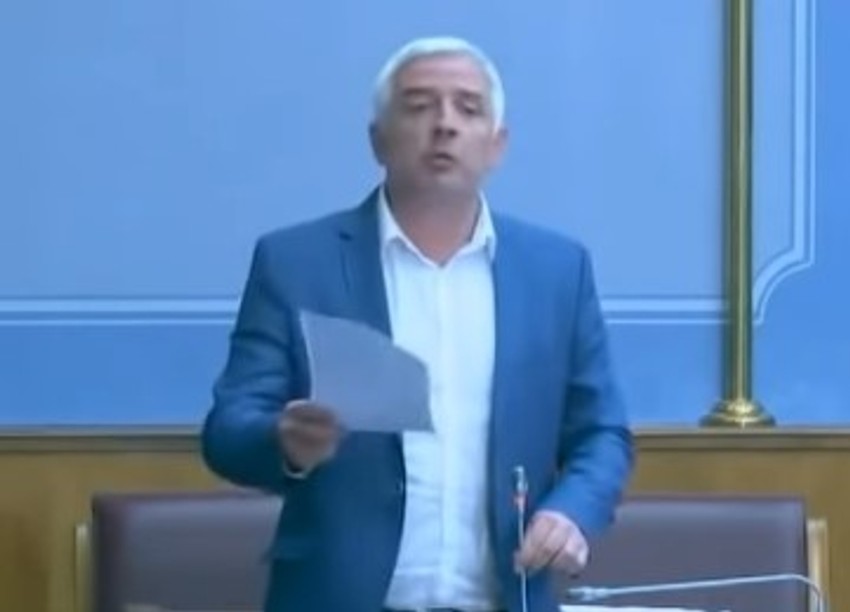 Poslanik Demokratskog fronta Jovan Vučurović