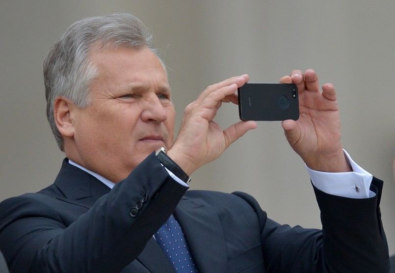 W polskiej delegacji w Watykanie znaleźli się również dwa byli prezydenci: Aleksander Kwaśniewski (na zdjęciu) oraz Lech Wałęsa. Są również była i obecny ambasador Polski w Watykanie: Hanna Suchocka i Piotr Nowina-Konopka.