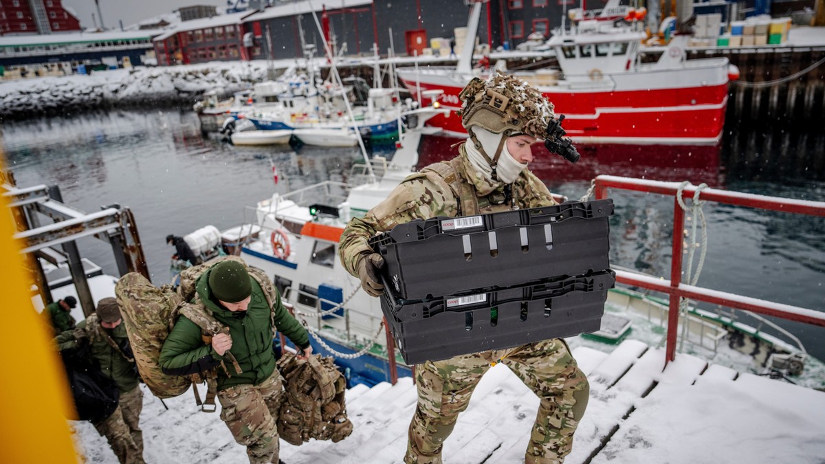 Danski vojnici u Nuku, Grenland, 18. januara