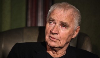 'Nigdy nie moralizował'. Pożegnanie Janusza Głowackiego