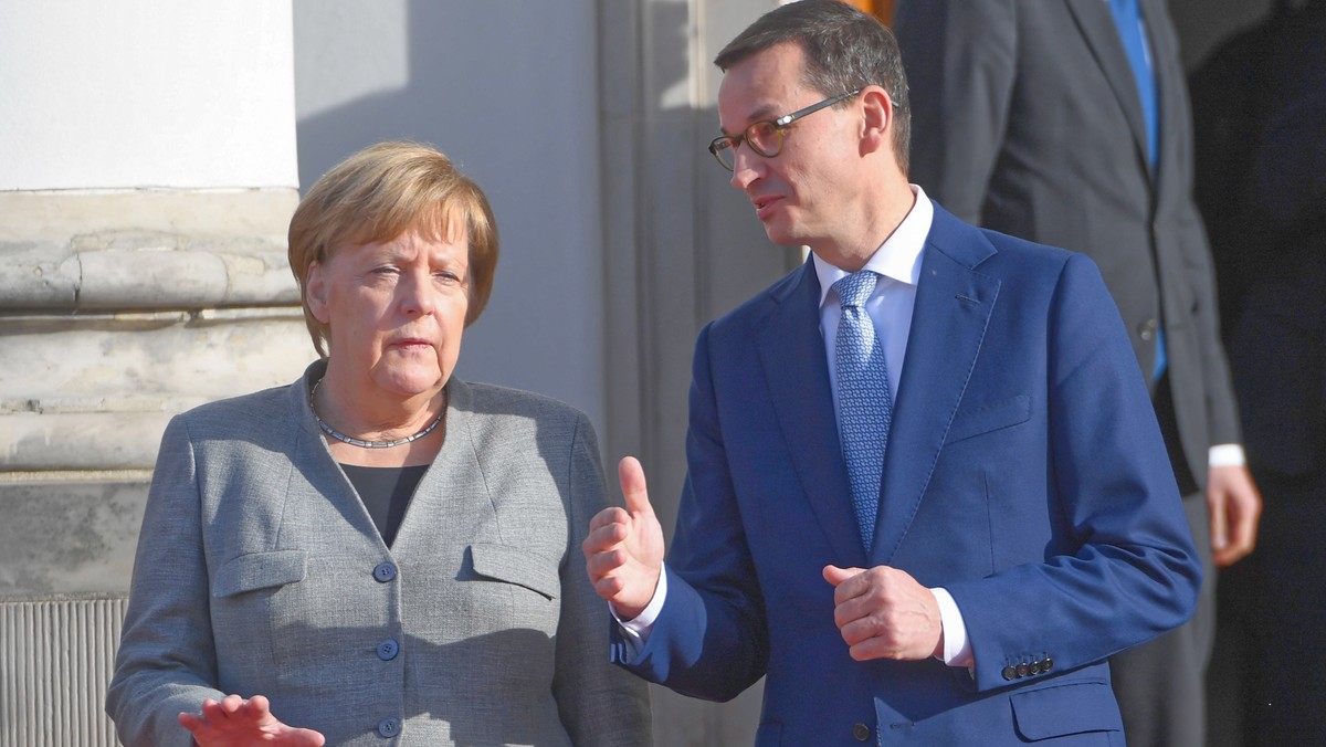 Od oficjalnego powitania na dziedzińcu Belwederu przez premiera Mateusza Morawieckiego rozpoczęła wizytę w Polsce kanclerz Niemiec Angeli Merkel. Szefowie obu rządów poprowadzą następnie polsko-niemieckie konsultacje międzyrządowe. Dzisiaj z kanclerz mają się także spotkać Grzegorz Schetyna i Władysław Kosiniak-Kamysz.