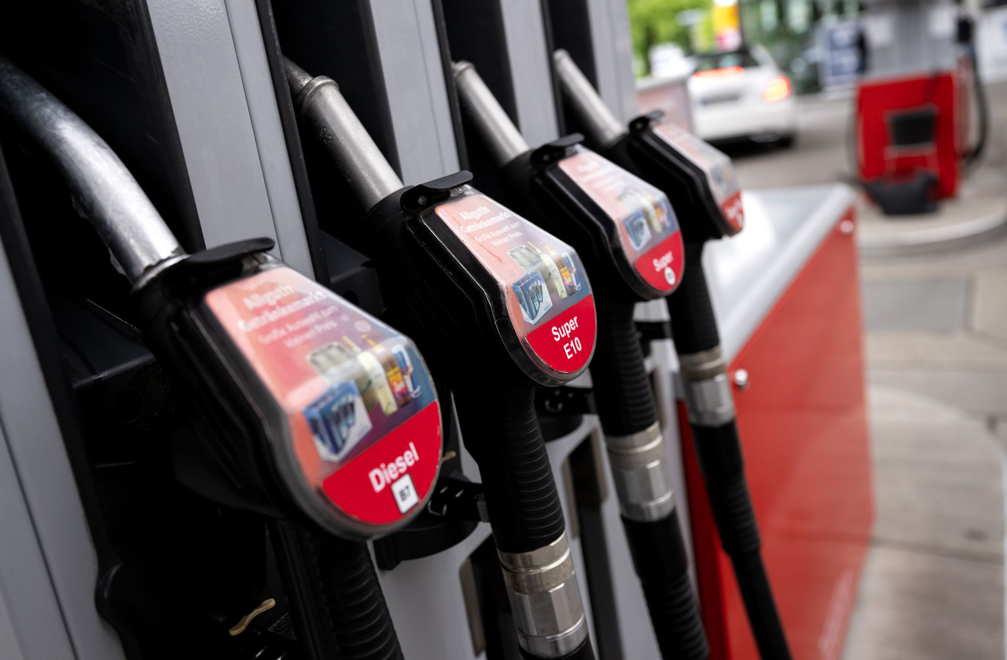 Diesel nur noch 5 Cent billiger als Benzin