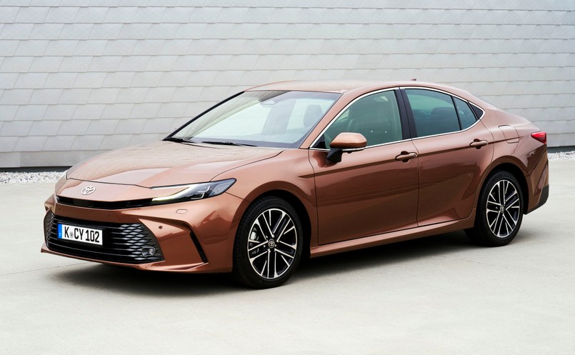 Nowa Toyota Camry