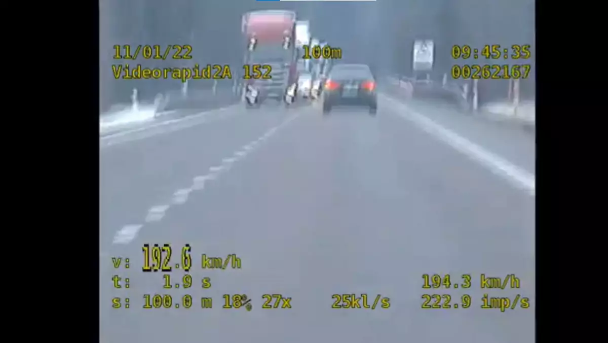 Kierowca przekroczył prędkość o ponad 100 km/h