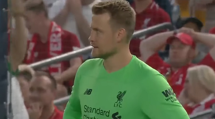 Simon Mignolet hatalmasat bakizott /Fotó: YouTube