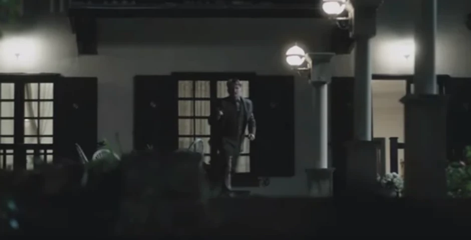 Dragan Bjelogrlić ispred kuće u "Senkama nad Balkanom"