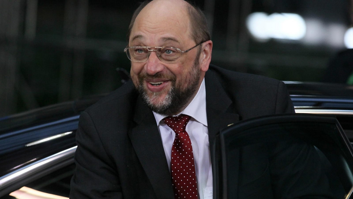 By poprawić kontrolę PE nad decyzjami dotyczącymi strefy euro, szef PE Martin Schulz zainicjował debatę nad zmianą organizacji europarlamentu; jedną z opcji jest powołanie osobnej podkomisji ds. euro. Schulz ogłosił to w czwartek na szczycie UE w Brukseli.