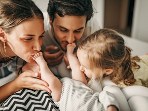 Hogyan lesz az apa, anya, gyerek egy család? Szakértőt kérdeztünk