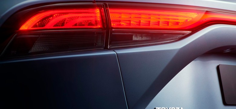 Nowa Toyota Mirai już w sprzedaży. Japończycy 10 razy zwiększają produkcję