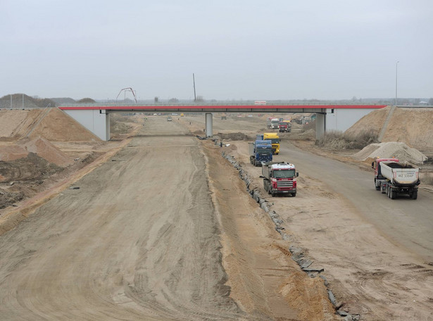 Dlaczego nowe autostrady pękają? Eksperci obalają tłumaczenia rządu