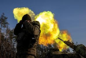 Szwedzkie działo samobieżne w służbie ukraińskiej 45. brygady ostrzeliwuje rosyjskie pozycje w Donbasie