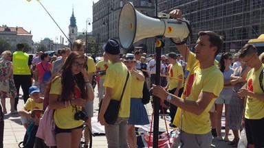 Demonstracja przed Pałacem Prezydenckim. Tak pożegnali Bronisława Komorowskiego