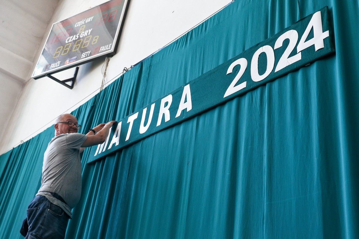 Matura 2024 w II LO w Gorzowie Wielkopolskim. (mr) PAP/Lech Muszyński