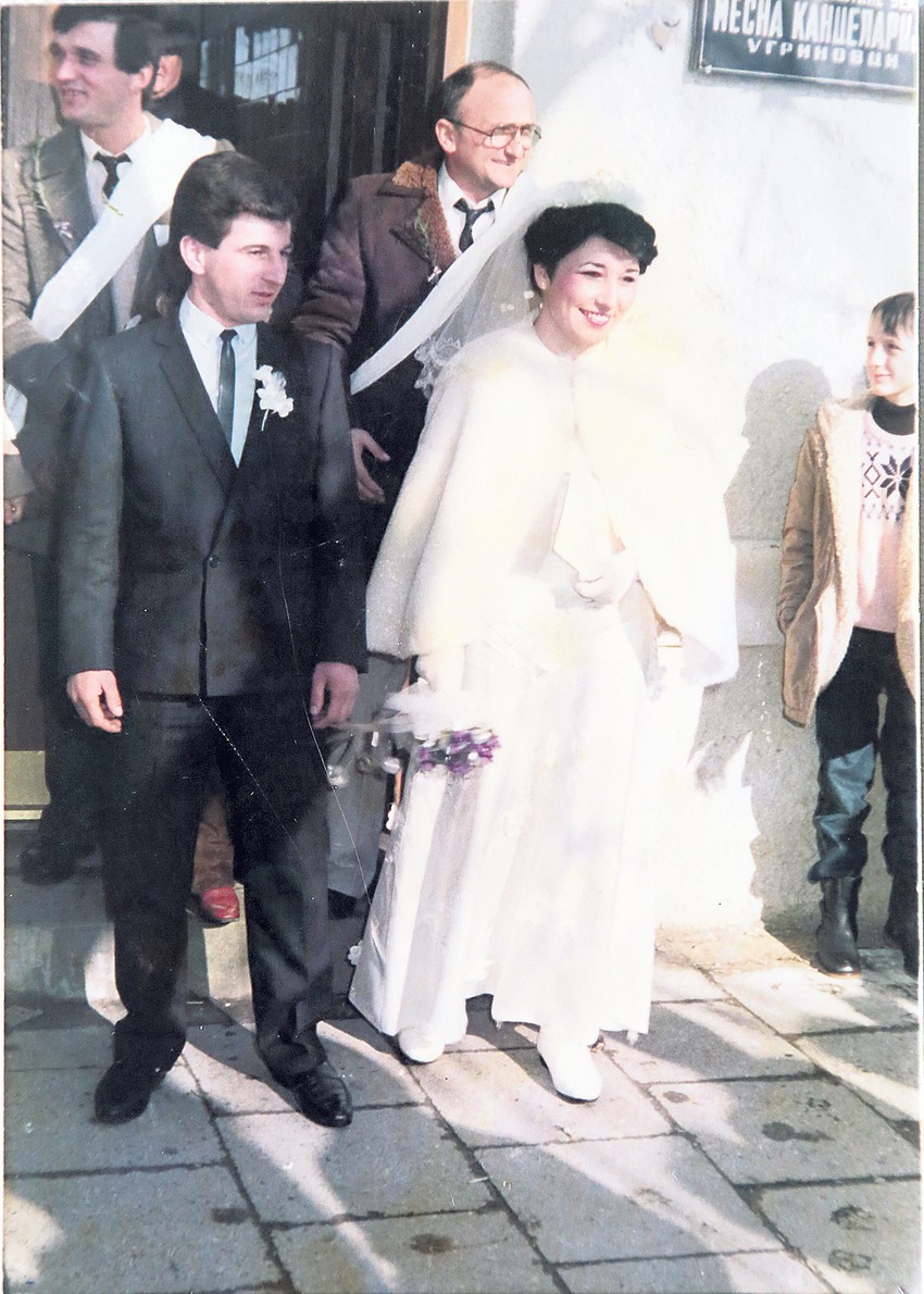 Sa suprugom sa kojom je u braku od 1985. godine ima ćerku i sina