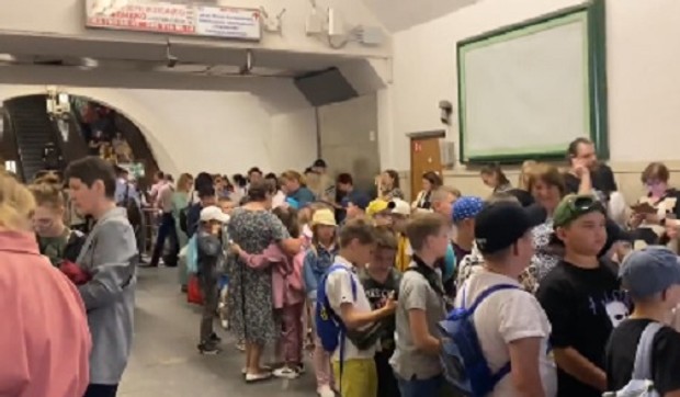Kijevljani u skloništu u metrou tokom napada 29. maja