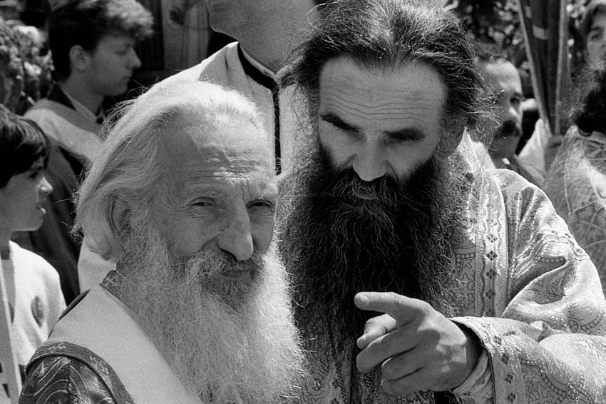 Amfilohije i Patrijarh Pavle u Manastiru Lelić gde su mošti vladike Nikolaja Velimiroviča