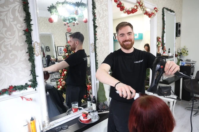  Frizura izgleda luksuzno i prirodno