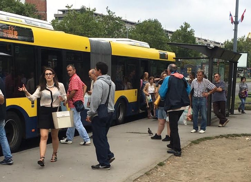 "Maskirani" kontrolori ulaze u autobus