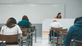 Egzaminy na aplikacje prawnicze 2025 – ile osób zdało? Mamy wyniki!