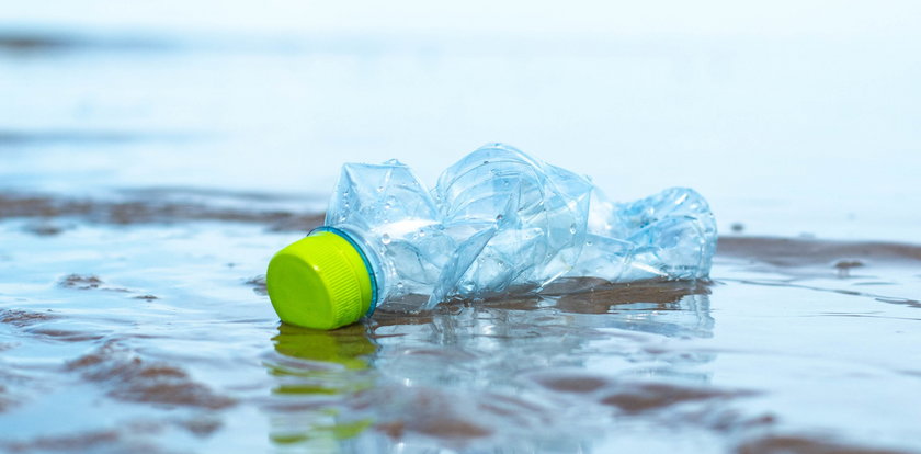 Tak młodzi Polacy chcą walczyć z plastikowymi śmieciami. Czy ich pomysły się sprawdzą?