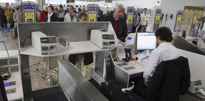 Dramat na lotnisku. Niemowlę zgniecione na taśmie bagażowej