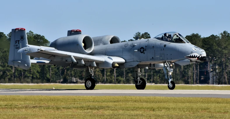 Samolot bliskiego wsparcia sił lądowych A-10