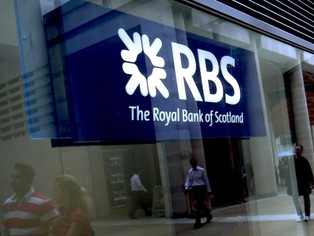 Pracownicy Royal Bank of Scotland na wigilię dostaną dwa piwa i chipsy