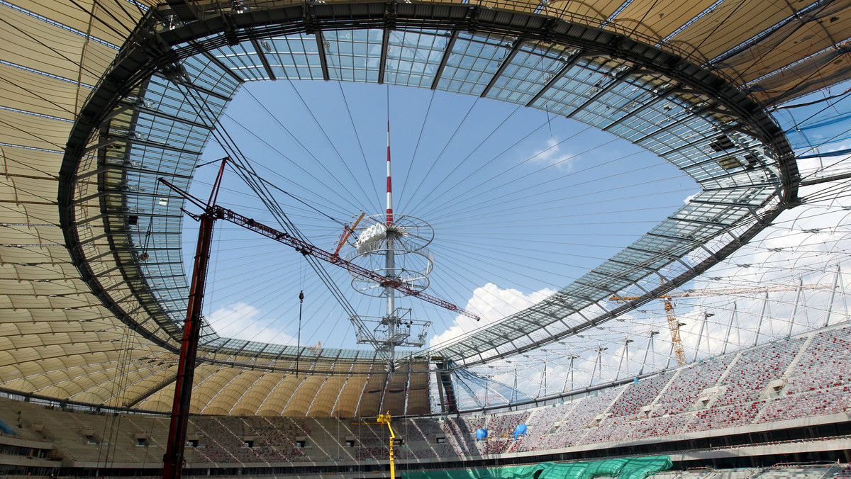 Nad projektami zmian w przepisach dotyczących bezpieczeństwa na stadionach debatowali dzisiaj posłowie. Autorami dwóch odrębnych projektów są rząd oraz posłowie PiS. Adam Rogacki zaznaczył, że jego partia traktuje kibiców jak "normalnych ludzi, którzy raz na jakiś czas mają ochotę pójść na dobrze oprawione widowisko".