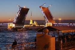 Bezzębne sankcje Zachodu? Rubel odzyskał wartość sprzed wojny, a Rosja na surowcach zarobi więcej niż w 2021 r.