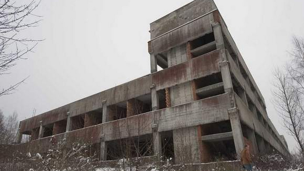 "Głos Koszaliński": po ponad 35 latach wywłaszczeni pod budowę szpitala wojewódzkiego odzyskają ziemię. Tyle że ze stojącą na niej ruiną, której rozbiórka może kosztować kilka milionów złotych.