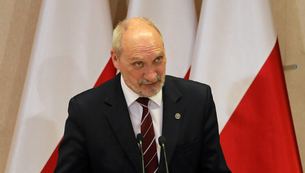 Macierewicz o raporcie smoleńskim: Musi być jak najszybciej. Wkrótce zostanie udostępniony