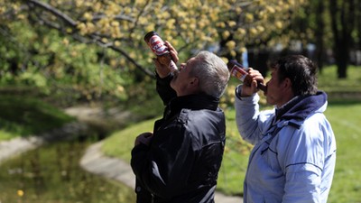 alkohol park piwo picie alkoholu