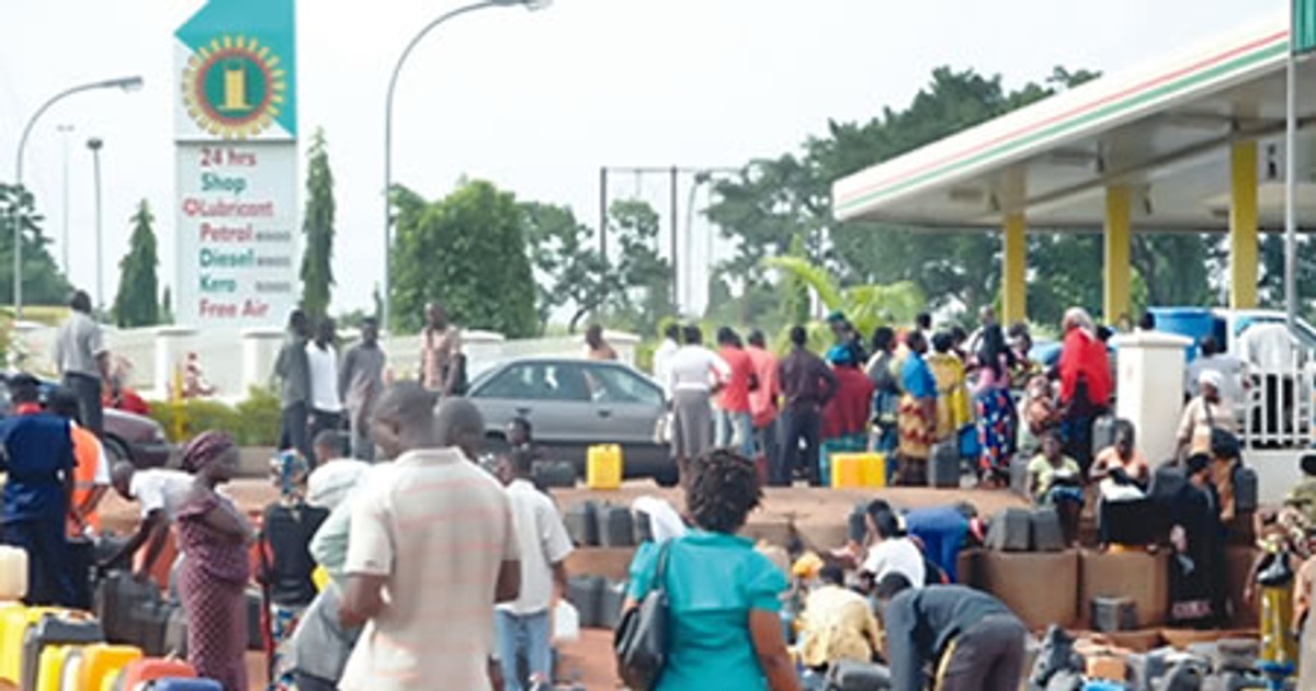 Fuel scarcity: The oil regulating bodies are not taking it seriously - Motorists - Vimarsana News