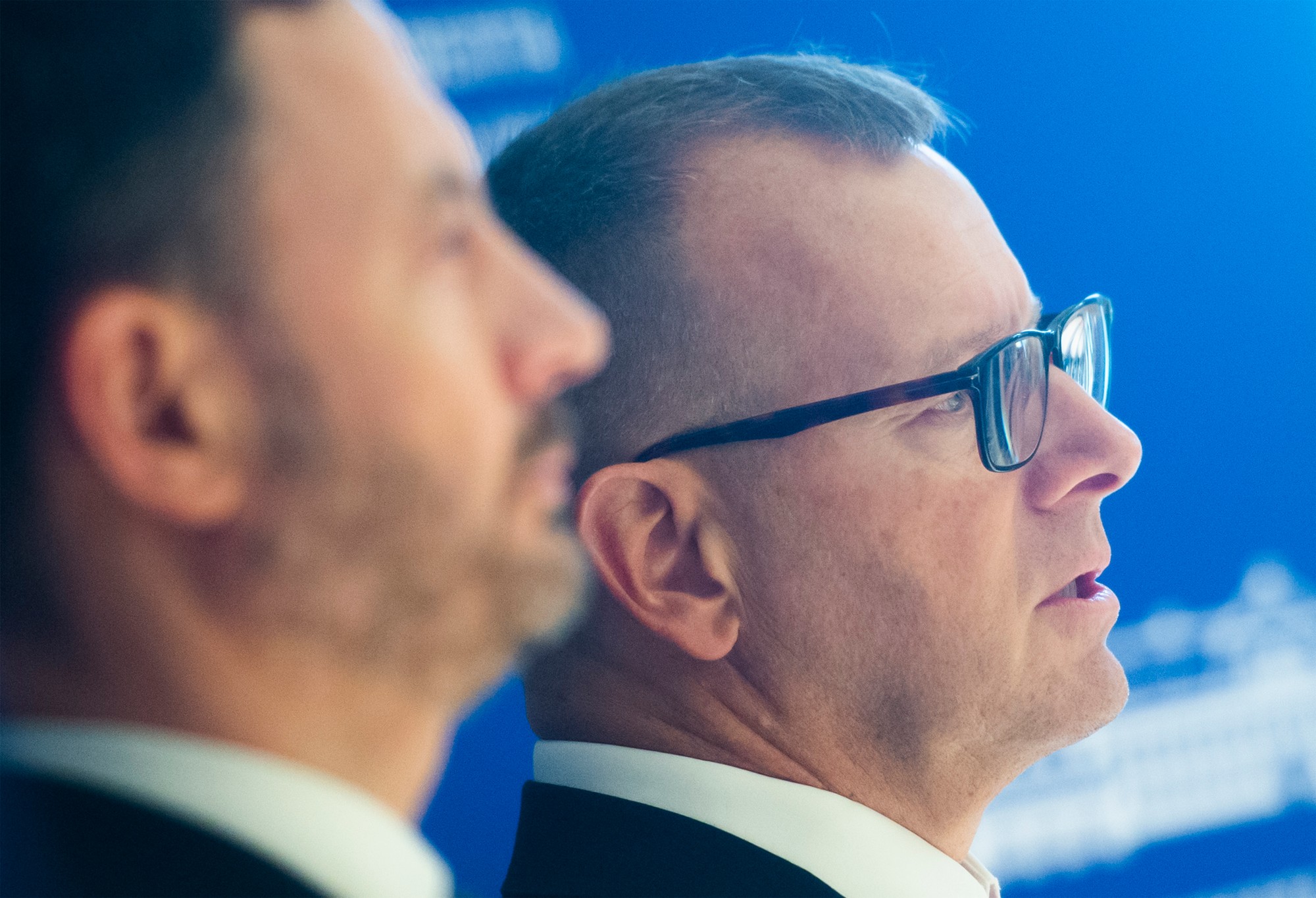 Eduard Heger (OĽANO) a Boris Kollár (Sme rodina) počas brífingu s novinármi.