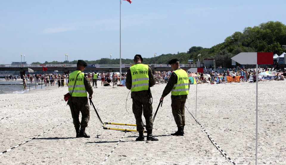 Rozminowanie kołobrzeskiej plaży