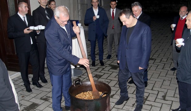 Ivica Dačić, Aleksandar Gruško, Večera, Čvarci