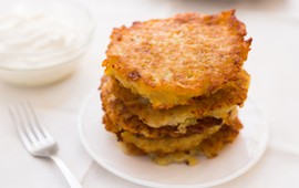 takich-plackow-ziemniaczanych-jeszcze-nie-jadles-dodaj-dwie-lyzki-tego-do-ciasta-a-wyjda-puszyste-i-chrupiace