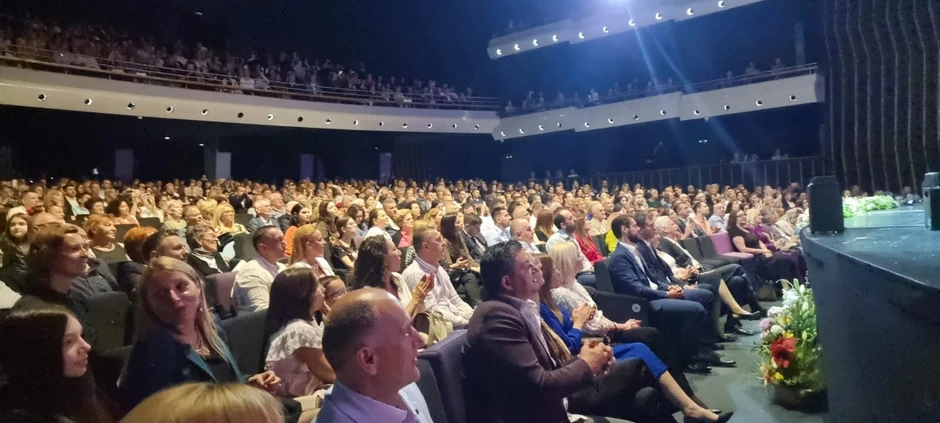 Sestre Gobović oduševile Beograd u prepunoj MTS Dvorani