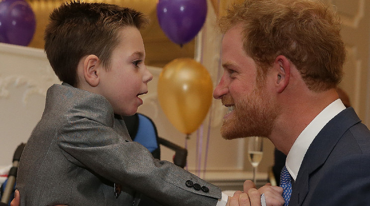 Harry herceg 2016-ban találkozott először a kisfiúval  /Fotó: Europress - Getty Images